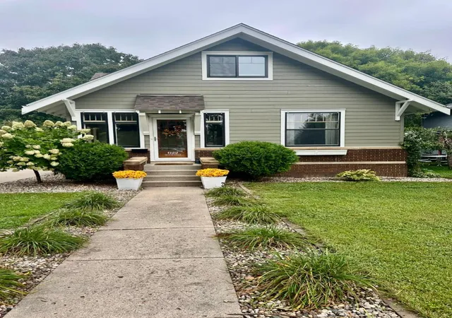 Photo 1 of Single family home for sale at 622 Nicollet Ave, North Mankato, MN 56003 | MLS# 7145599 | Listing updated on 2026-09-18
