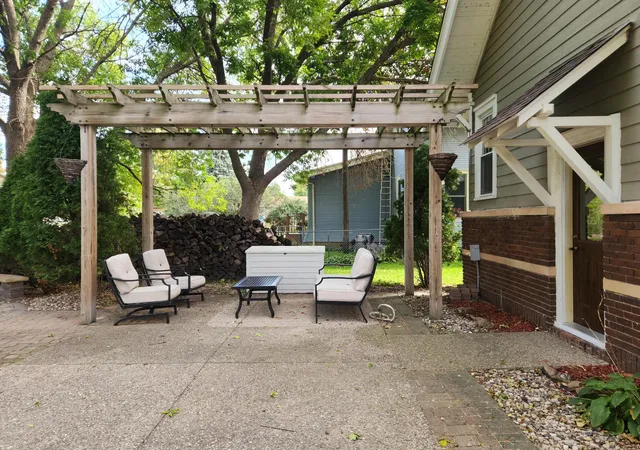 Photo 3 of Single family home for sale at 622 Nicollet Ave, North Mankato, MN 56003 | MLS# 7145599 | Listing updated on 2026-09-18