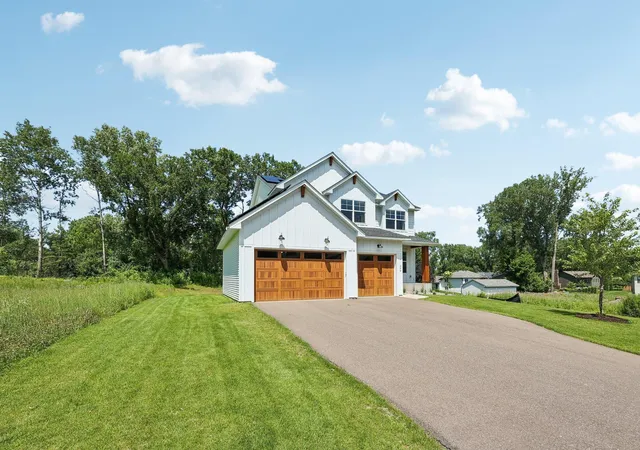 Photo 3 of Single family home for sale at 399 Tessier Ct, Saint Paul, MN 55127 | MLS# 7145607 | Listing updated on 2026-09-30
