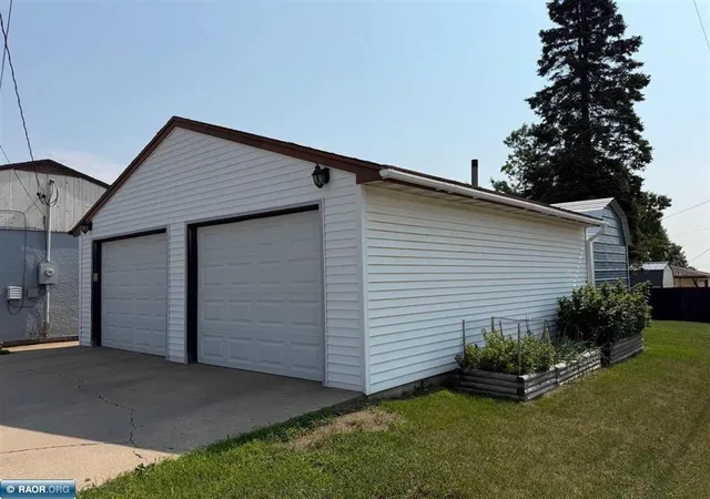 Photo 4 of Single family home for sale at 511 Indiana Ave W, Gilbert, MN 55741 | MLS# 7145610 | Listing updated on 2026-09-17