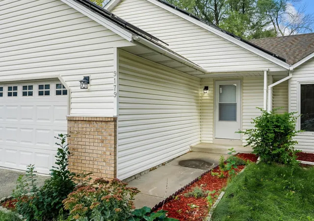 Photo 3 of Single family home for sale at 9179 Janero Ave S, Cottage Grove, MN 55016 | MLS# 7145620 | Listing updated on 2026-09-19