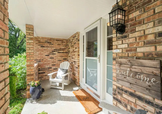 Photo 4 of Single family home for sale at 2600 Jewel Ln N, Minneapolis, MN 55447 | MLS# 7145627 | Listing updated on 2026-09-20