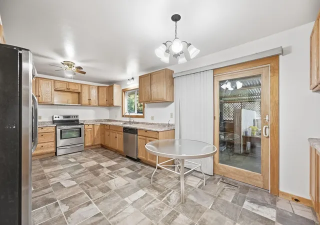 Photo 3 of Single family home for sale at 833 Lewis Pl, Saint Cloud, MN 56301 | MLS# 7145631 | Listing updated on 2026-09-24