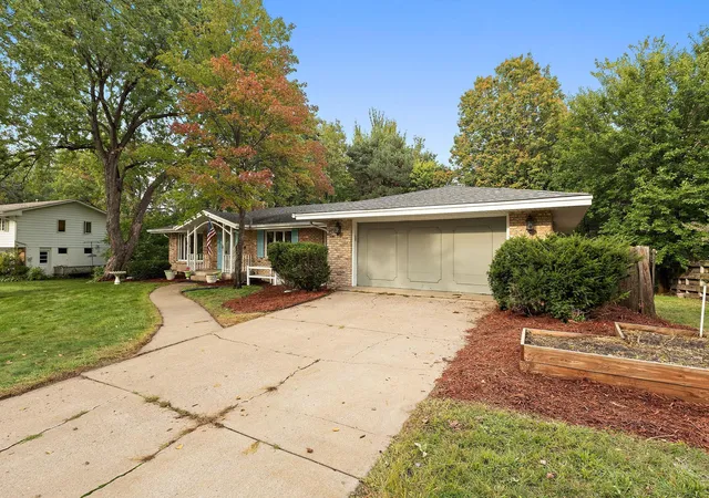 Photo 2 of Single family home for sale at 1495 Trollhagen Dr, Minneapolis, MN 55421 | MLS# 7145702 | Listing updated on 2026-10-01