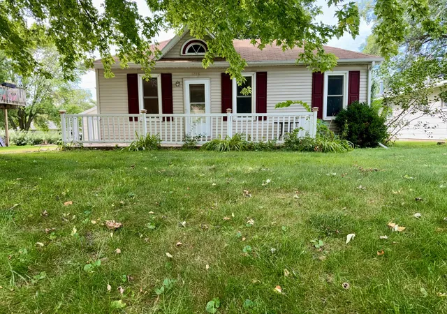 Photo 1 of Single family home for sale at 1218 7 1/2 St Sw, Willmar, MN 56201 | MLS# 7145705 | Listing updated on 2026-09-18