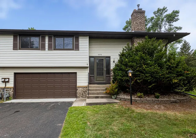 Photo 1 of Single family home for sale at 6570 Upper 35th St N, Saint Paul, MN 55128 | MLS# 7145716 | Listing updated on 2026-09-17