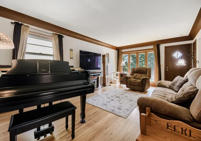 Photo 4 of Single family home for sale at 512 9th Avenue S, South Saint Paul, MN 55075 | MLS# 7145719 | Listing updated on 2026-09-18