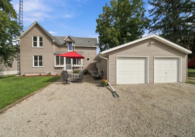 Photo 2 of Single family home for sale at 628 2nd Avenue Sw, Stewartville, MN 55976 | MLS# 7145731 | Listing updated on 2026-10-09