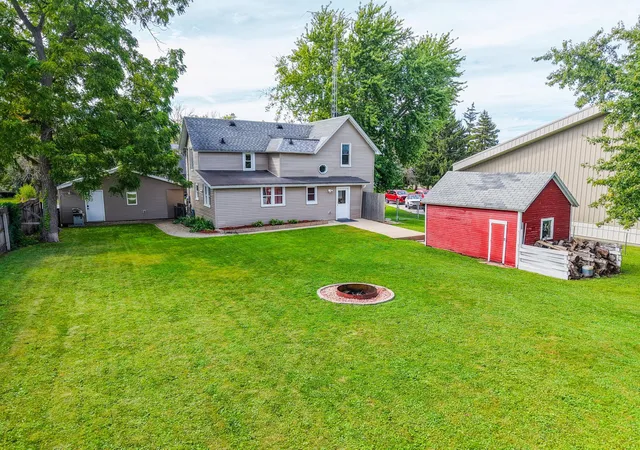 Photo 3 of Single family home for sale at 628 2nd Avenue Sw, Stewartville, MN 55976 | MLS# 7145731 | Listing updated on 2026-10-09