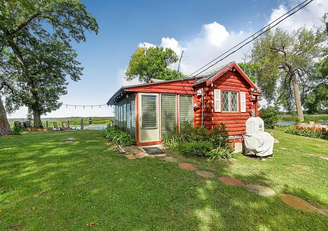 Photo 3 of Single family home for sale at 11255 Lawrence Ave Nw, Annandale, MN 55302 | MLS# 7145741 | Listing updated on 2026-09-21