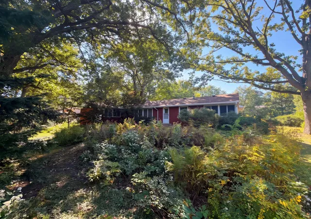 Photo 4 of Single family home for sale at 2000 Herschel St, Saint Paul, MN 55113 | MLS# 7145746 | Listing updated on 2026-09-17