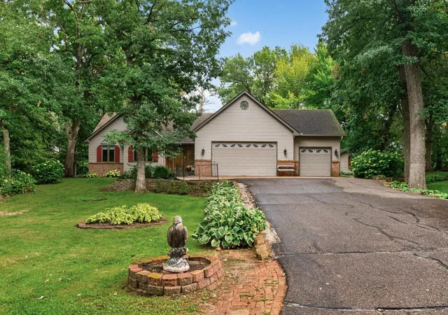 Single family home for sale at 27163 Ironwood Ct, Chisago City, MN 55013 | MLS# 7145747