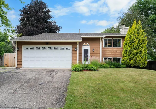 Photo 2 of Single family home for sale at 5530 W 135th Street, Savage, MN 55378 | MLS# 7145757 | Listing updated on 2026-09-21