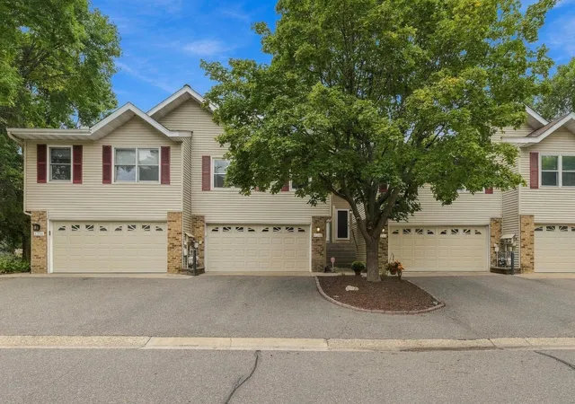Photo 3 of Single family home for sale at 4240 Boulder Ridge Point, Saint Paul, MN 55122 | MLS# 7145765 | Listing updated on 2026-10-19