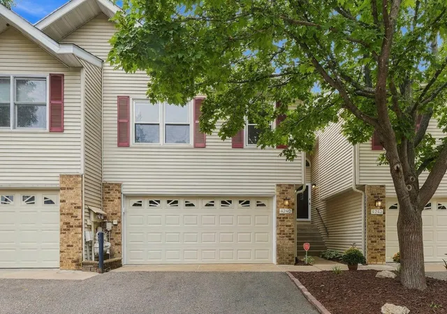 Photo 3 of Single family home for sale at 4240 Boulder Ridge Point, Saint Paul, MN 55122 | MLS# 7145765 | Listing updated on 2026-10-19