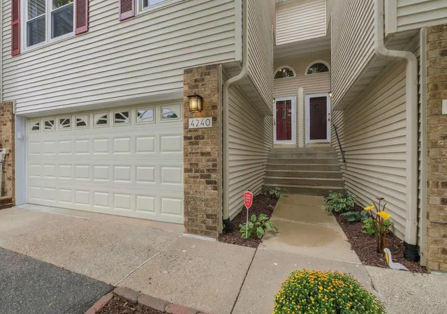 Photo 4 of Single family home for sale at 4240 Boulder Ridge Point, Saint Paul, MN 55122 | MLS# 7145765 | Listing updated on 2026-10-19