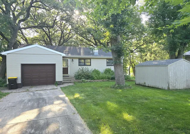 Photo 2 of Single family home for sale at 409 W Amber Lake Dr, Fairmont, MN 56031 | MLS# 7145779 | Listing updated on 2026-09-23