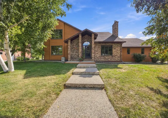 Photo 1 of Single family home for sale at 2802 28th Avenue S, Fargo, ND 58103 | MLS# 7145788 | Listing updated on 2026-09-30