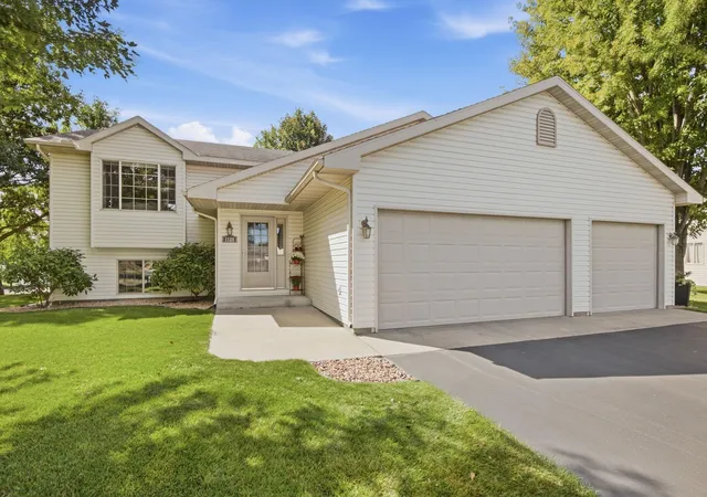 Photo 1 of Single family home for sale at 1120 Applewood Ct, Waite Park, MN 56387 | MLS# 7145791 | Listing updated on 2026-09-29