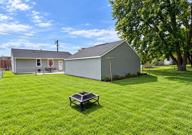 Photo 2 of Single family home for sale at 1707 4th Avenue Se, Austin, MN 55912 | MLS# 7145815 | Listing updated on 2026-10-05