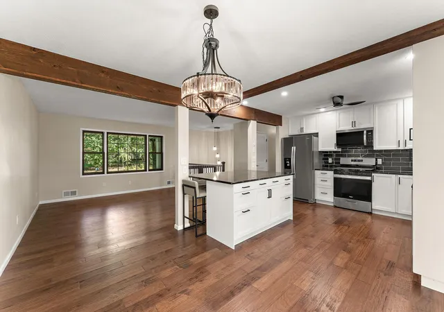 Photo 4 of Single family home for sale at 18421 Country Squires Cir, Prior Lake, MN 55372 | MLS# 7145816 | Listing updated on 2026-09-20