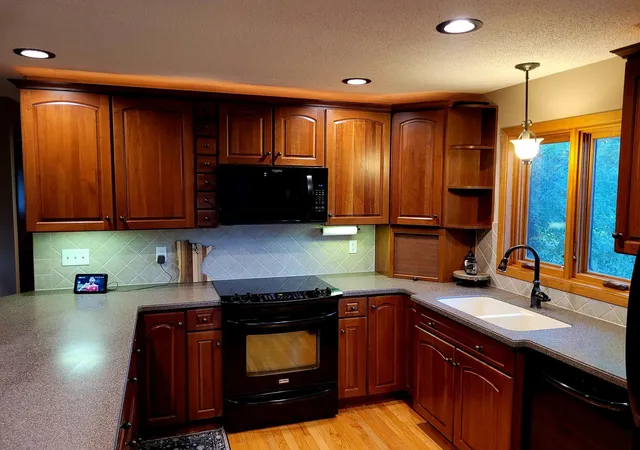 Photo 4 of Single family home for sale at 128 Eastwood Dr, Thief River Falls, MN 56701 | MLS# 7145820 | Listing updated on 2026-09-30