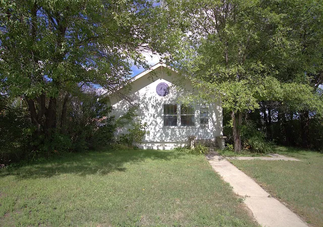 Photo 2 of Single family home for sale at 1015 Us 10 E, Staples, MN 56479 | MLS# 7145828 | Listing updated on 2026-09-18