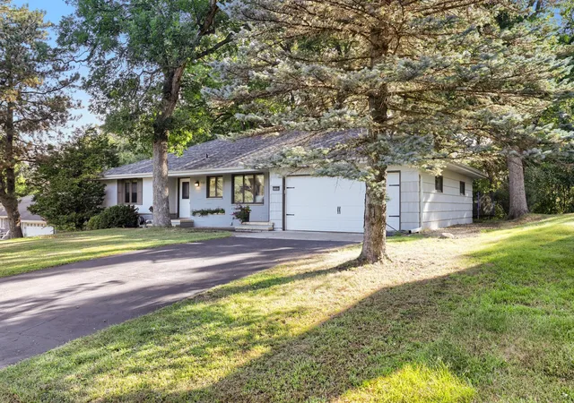 Photo 2 of Single family home for sale at 3523 Arbor Ln, Hopkins, MN 55305 | MLS# 7145831 | Listing updated on 2026-10-20