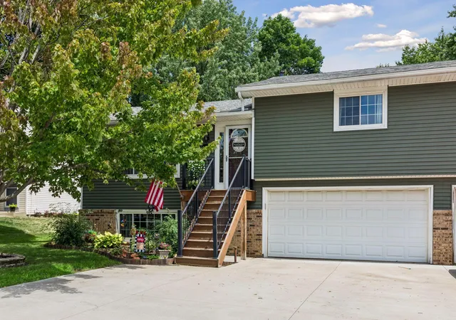 Townhouse for sale at 17540 Ionia Path, Lakeville, MN 55044 | MLS# 7145845