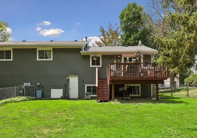 Photo 4 of Townhouse for sale at 17540 Ionia Path, Lakeville, MN 55044 | MLS# 7145845 | Listing updated on 2026-09-18