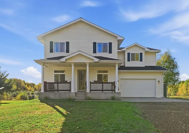 Photo 1 of Single family home for sale at 38582 Clover Cir, Hinckley, MN 55037 | MLS# 7145851 | Listing updated on 2026-10-08