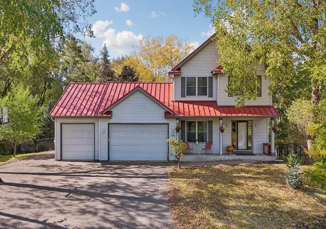 Photo 2 of Single family home for sale at 1128 Creekside Cir, Stillwater, MN 55082 | MLS# 7145860 | Listing updated on 2026-10-19