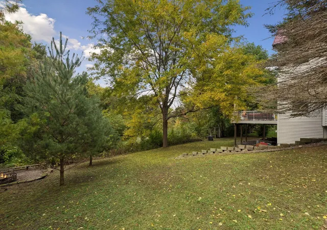 Photo 4 of Single family home for sale at 1128 Creekside Cir, Stillwater, MN 55082 | MLS# 7145860 | Listing updated on 2026-10-09