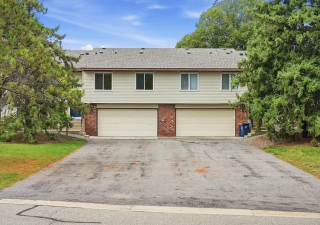 Photo 2 of Single family home for sale at 13642 Knox Dr, Burnsville, MN 55337 | MLS# 7145863 | Listing updated on 2026-10-12