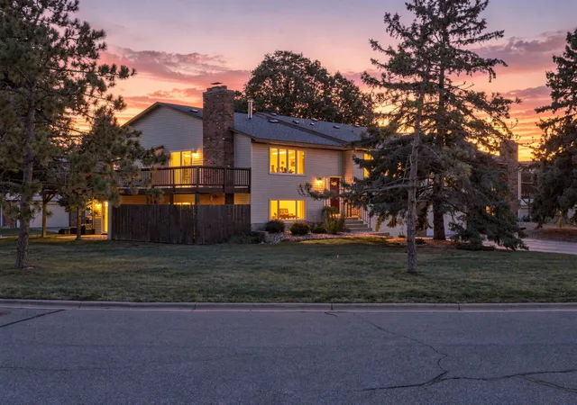 Photo 4 of Single family home for sale at 13642 Knox Dr, Burnsville, MN 55337 | MLS# 7145863 | Listing updated on 2026-10-07