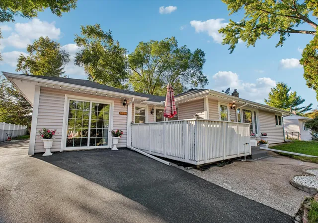 Photo 3 of Sale Pending at 6950 1st Avenue S, Richfield, MN 55423 | MLS# 7145871 | Listing updated on 2026-10-09
