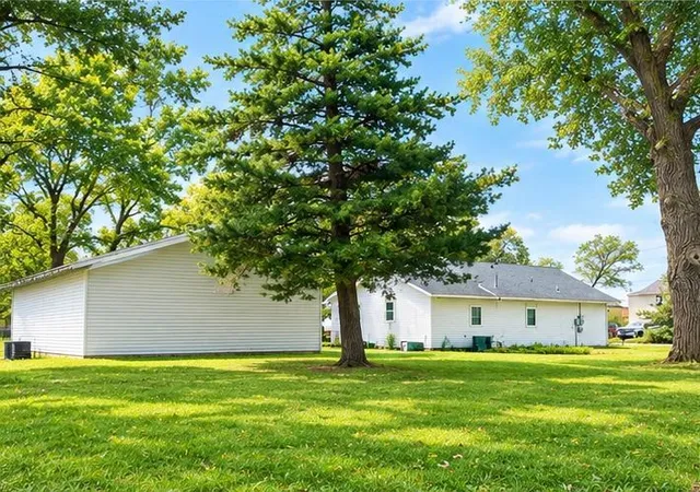 Photo 1 of Single family home for sale at 327 11th Street S, Sauk Rapids, MN 56379 | MLS# 7145885 | Listing updated on 2026-10-08