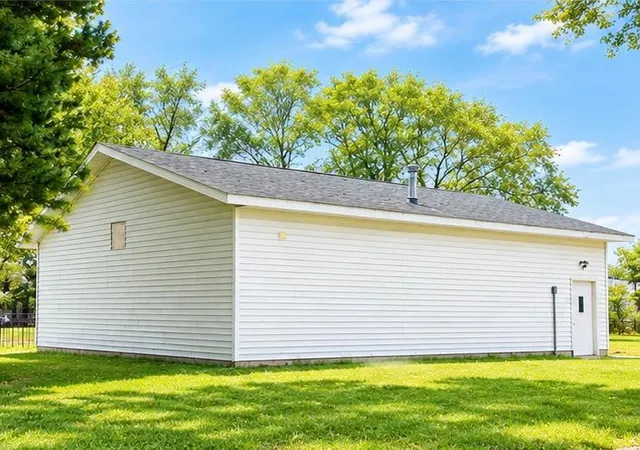 Photo 2 of Single family home for sale at 327 11th Street S, Sauk Rapids, MN 56379 | MLS# 7145885 | Listing updated on 2026-10-08
