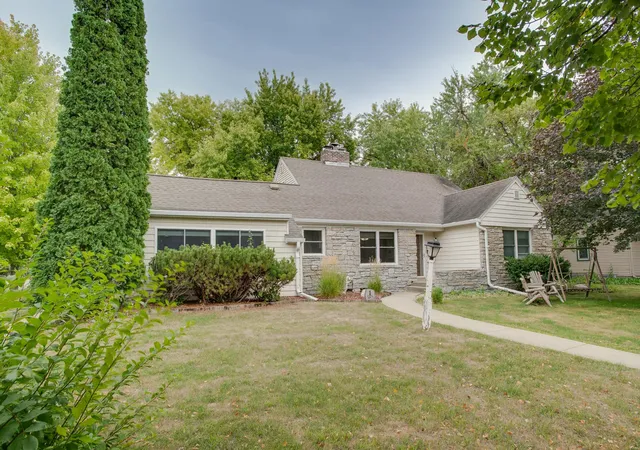 Photo 1 of Single family home for sale at 1100 13th Street S, Moorhead, MN 56560 | MLS# 7145904 | Listing updated on 2026-09-18
