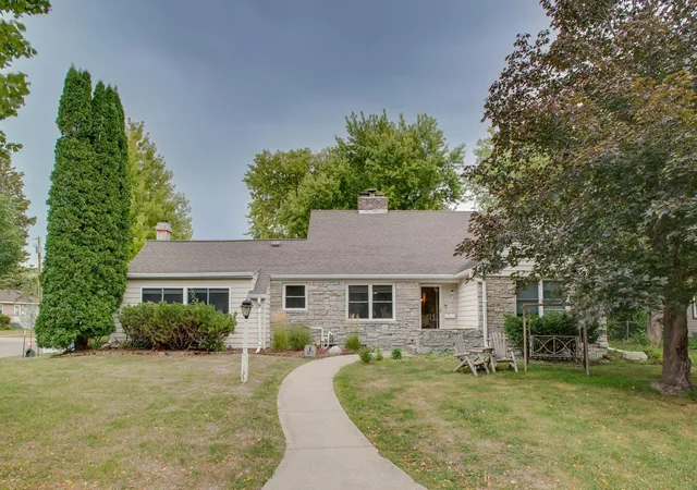 Photo 2 of Single family home for sale at 1100 13th Street S, Moorhead, MN 56560 | MLS# 7145904 | Listing updated on 2026-09-18