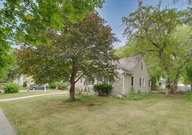 Photo 3 of Single family home for sale at 1100 13th Street S, Moorhead, MN 56560 | MLS# 7145904 | Listing updated on 2026-09-18