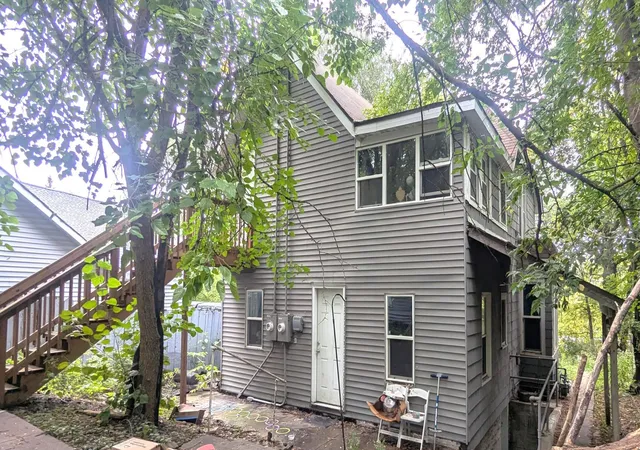 Photo 4 of House for sale at 1621 Concord St N, South Saint Paul, MN 55075 | MLS# 7145905 | Listing updated on 2026-09-21