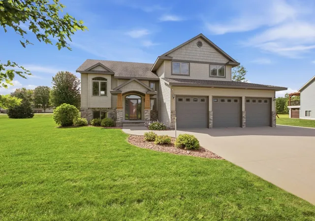 Photo 1 of Single family home for sale at 26075 Bluebird Ln, Saint Cloud, MN 56301 | MLS# 7145931 | Listing updated on 2026-10-04
