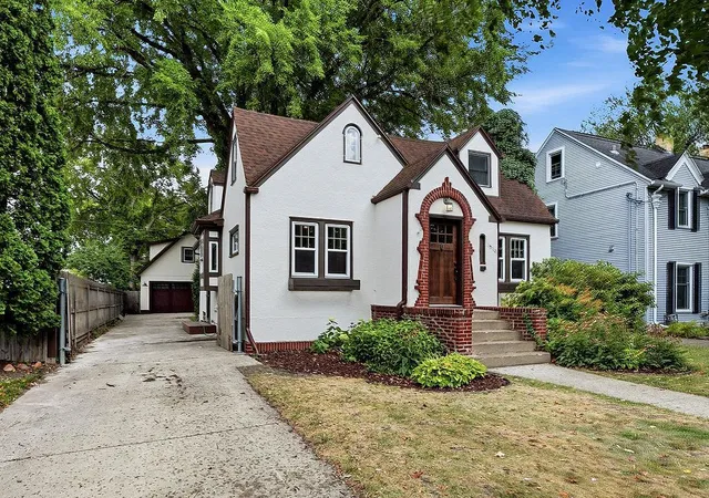 Photo 2 of Single family home for sale at 1510 8th Street S, Fargo, ND 58103 | MLS# 7145932 | Listing updated on 2026-09-18