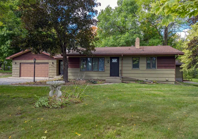 Photo 3 of Single family home for sale at 1901 S Pokegama Ave, Grand Rapids, MN 55744 | MLS# 7145937 | Listing updated on 2026-10-08