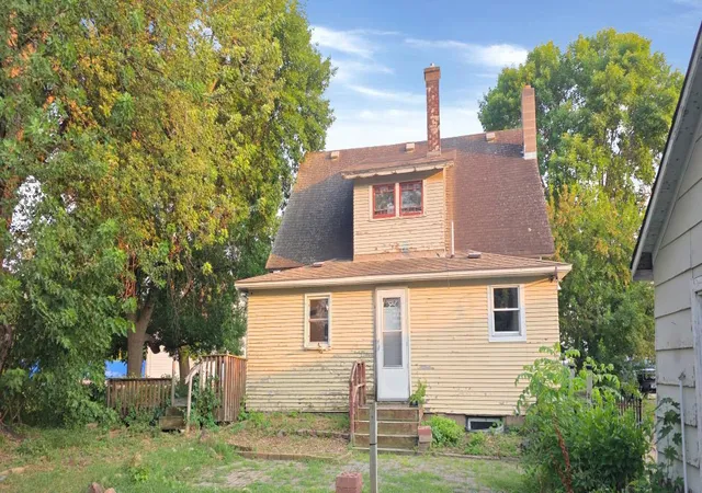 Photo 3 of Single family home for sale at 812 Maple Ave E, Mora, MN 55051 | MLS# 7145945 | Listing updated on 2026-09-18