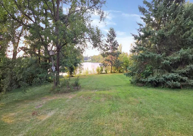 Photo 3 of Single family home for sale at 812 Maple Ave E, Mora, MN 55051 | MLS# 7145945 | Listing updated on 2026-09-18