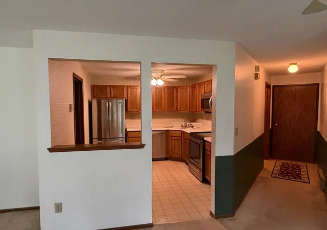 Photo 3 of Condo for sale at 1570 Wheelock Ln #104, Saint Paul, MN 55117 | MLS# 7145947 | Listing updated on 2026-09-22