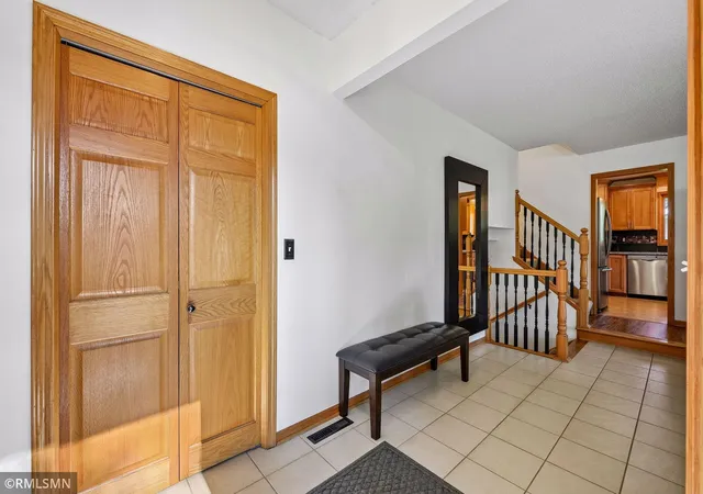 Photo 3 of Single family home for sale at 1549 Skyview Dr, Chaska, MN 55318 | MLS# 7145955 | Listing updated on 2026-09-18