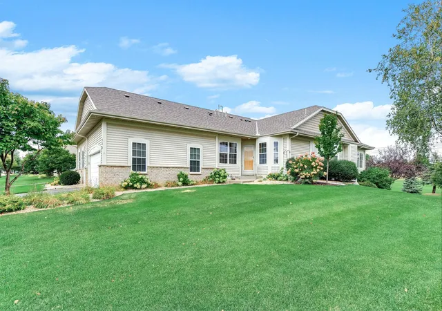 Photo 1 of Single family home for sale at 536 Holly Ln N, Saint Paul, MN 55128 | MLS# 7145983 | Listing updated on 2026-09-30